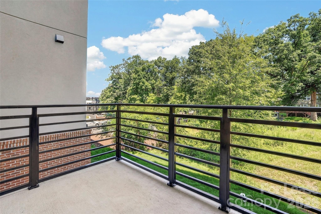 510 W Tremont Avenue - Photo 22