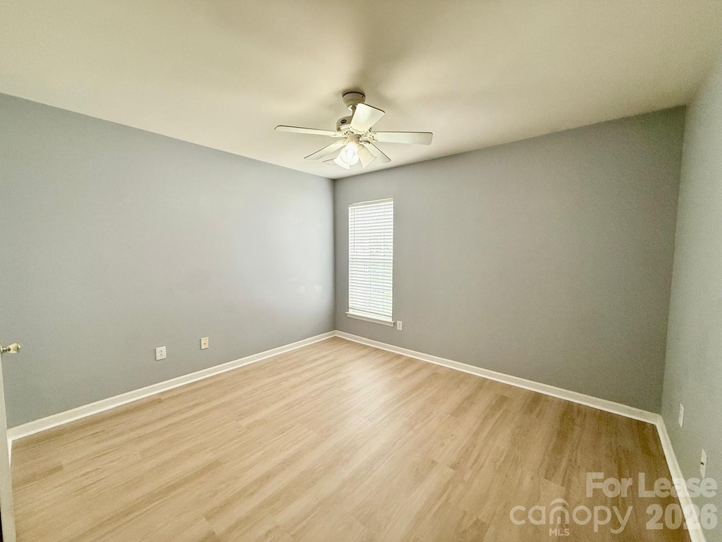 10212 Garmoyle Street - Photo 12