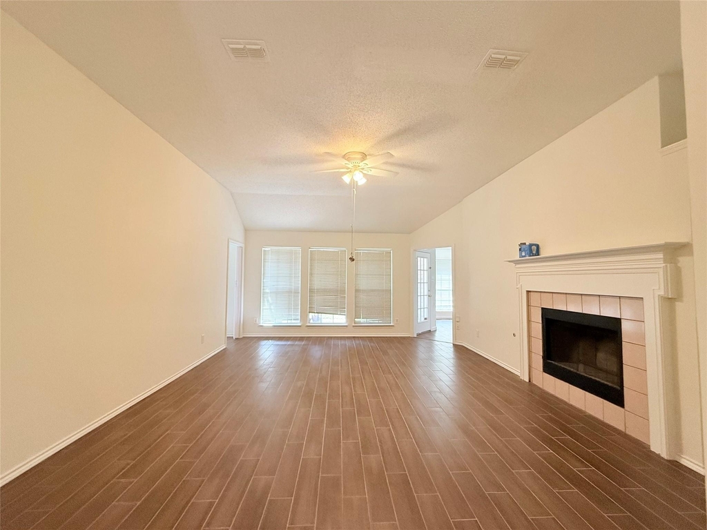 4512 Queenswood Drive - Photo 10