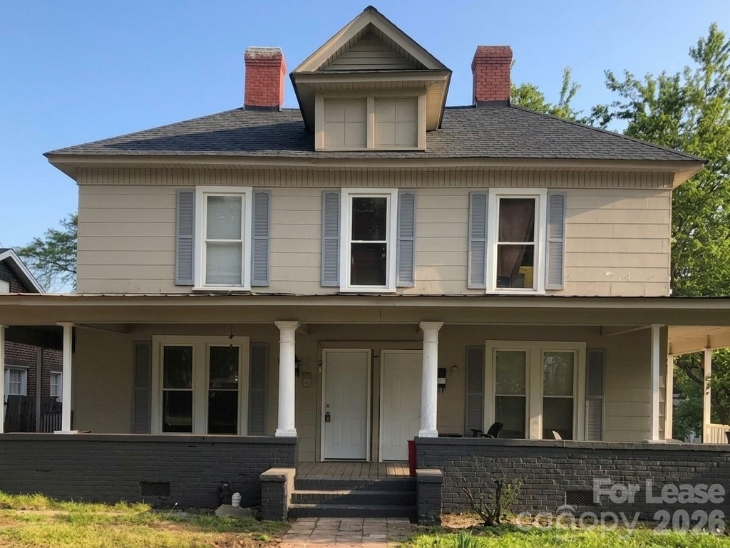 201 E 3rd Avenue - Photo 0