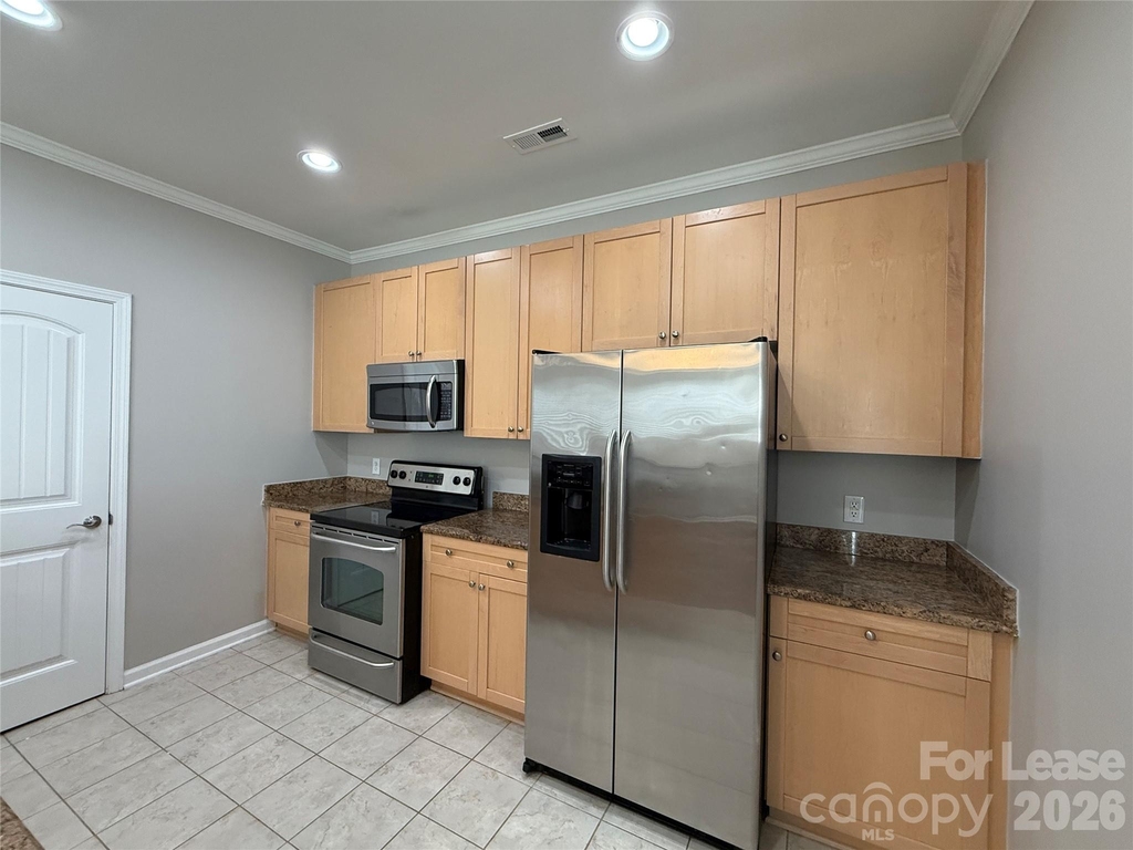 933 Central Park Circle - Photo 13
