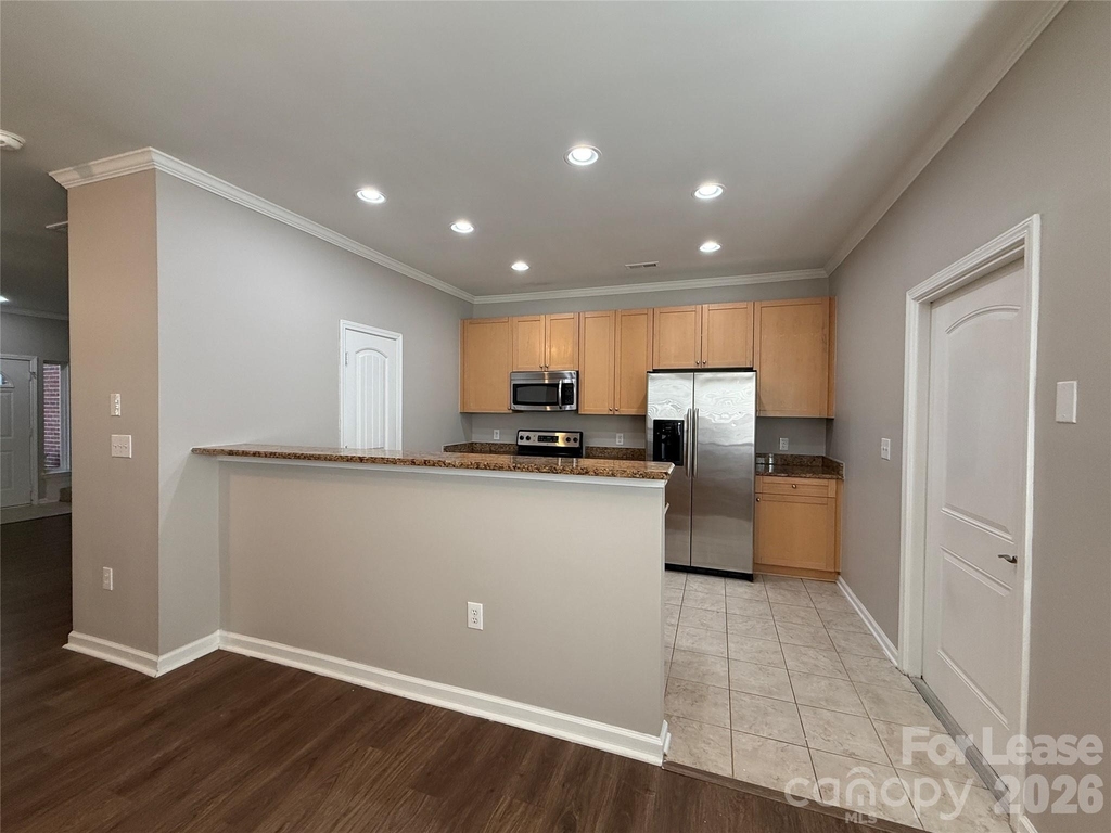 933 Central Park Circle - Photo 11