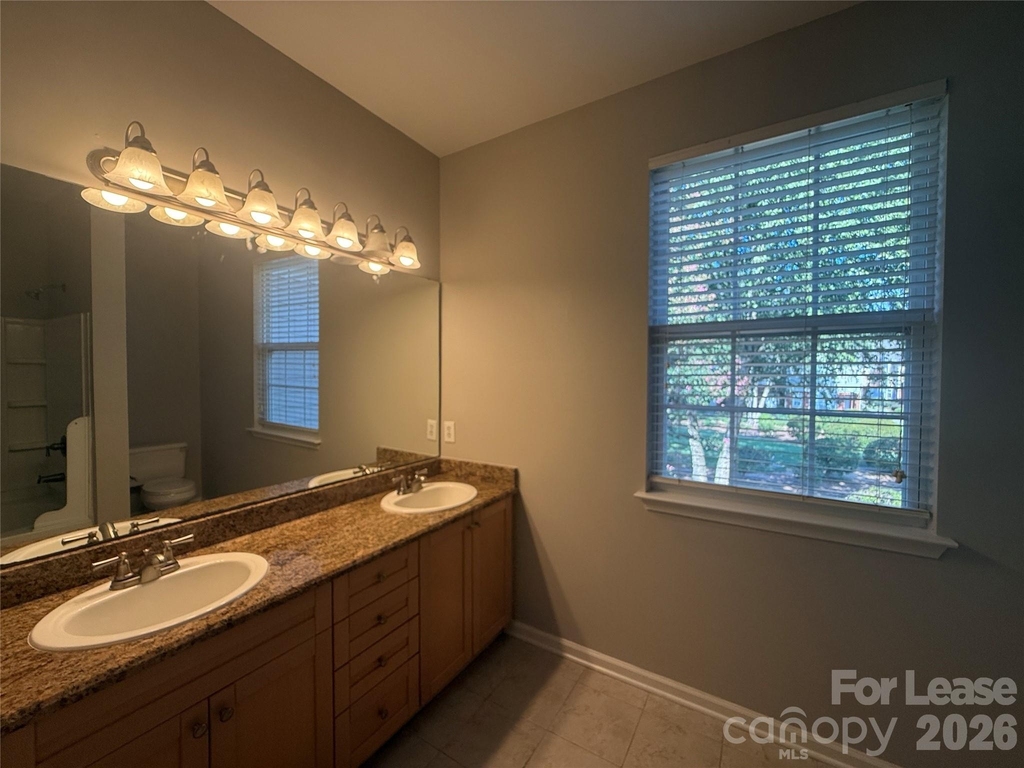 933 Central Park Circle - Photo 24
