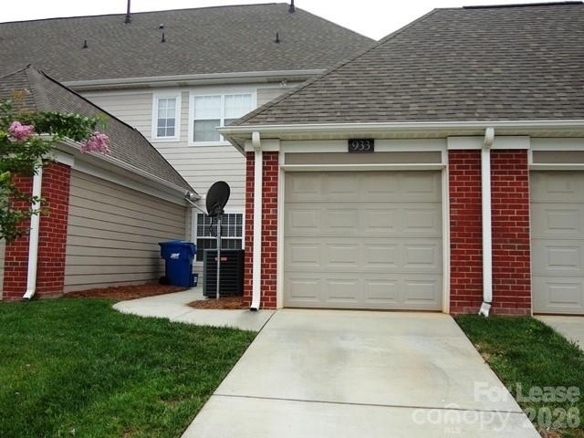 933 Central Park Circle - Photo 2
