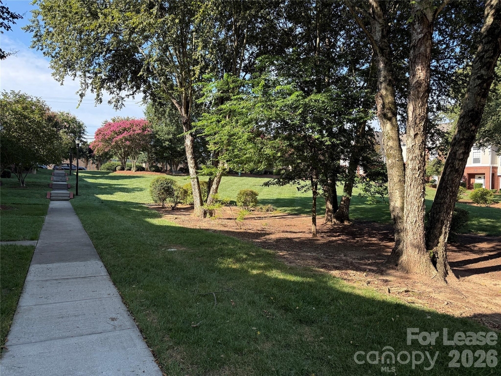 933 Central Park Circle - Photo 5