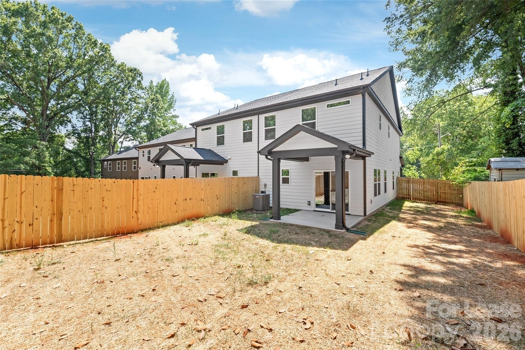 2007 Wilson Avenue - Photo 31