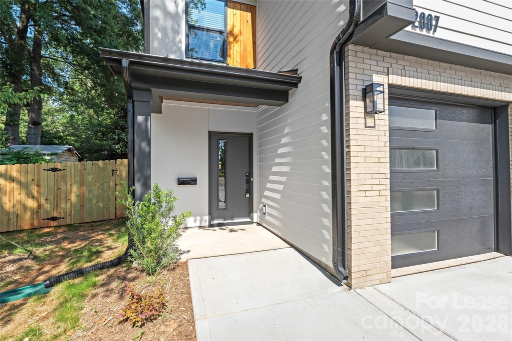 2007 Wilson Avenue - Photo 2