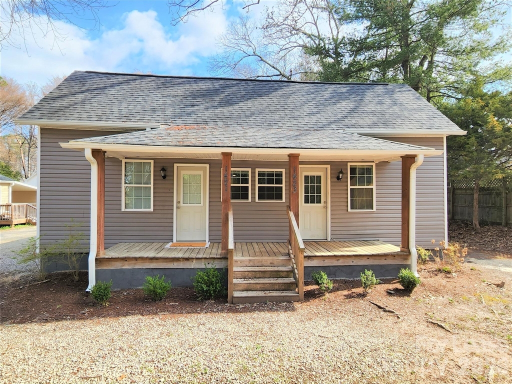 1423 Oakshade Avenue - Photo 0