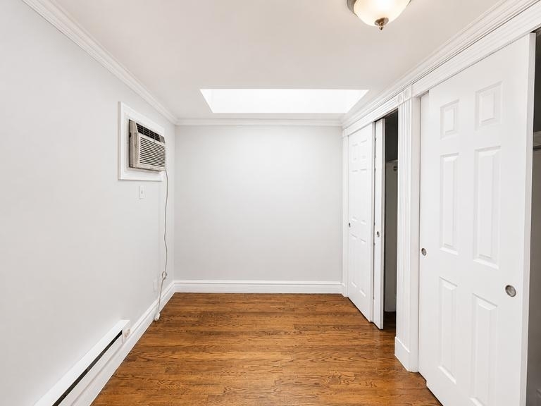 416 E 13TH ST - Photo 4
