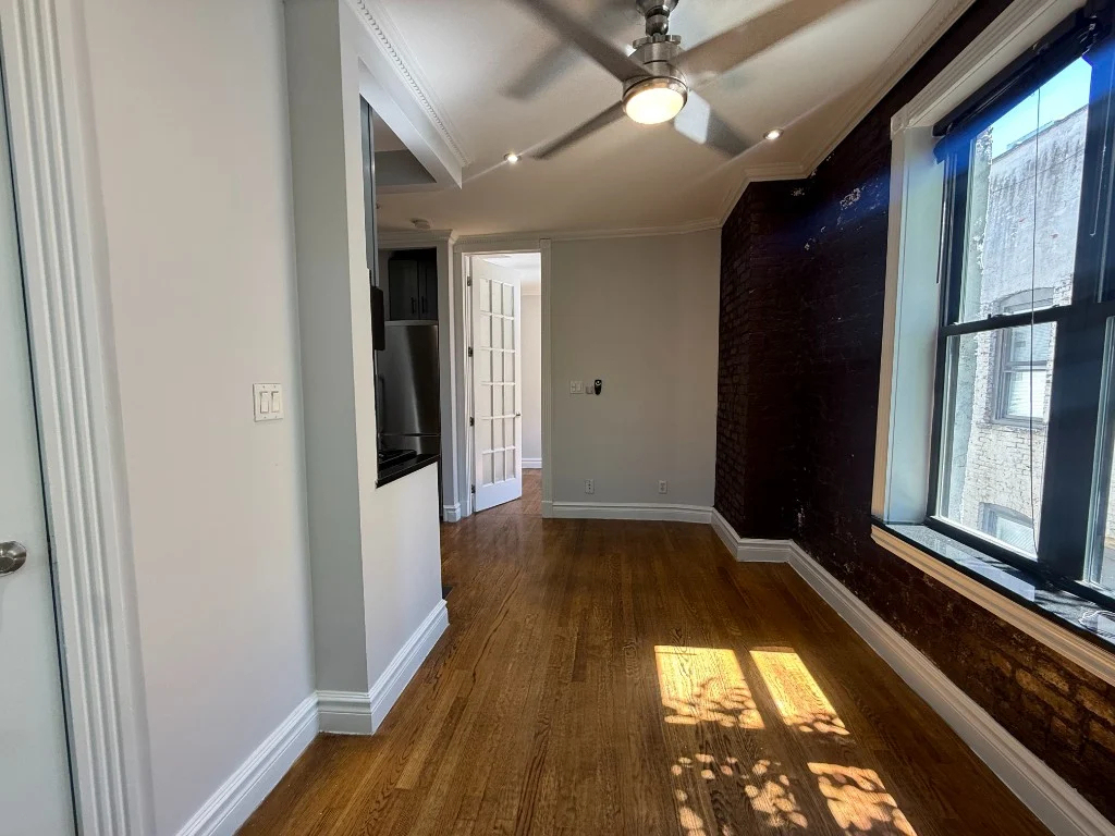 416 E 13TH ST - Photo 2