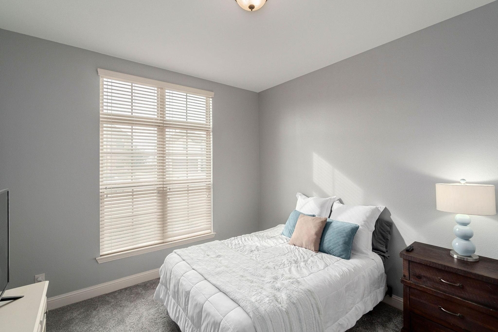 410 Oxford Place - Photo 13