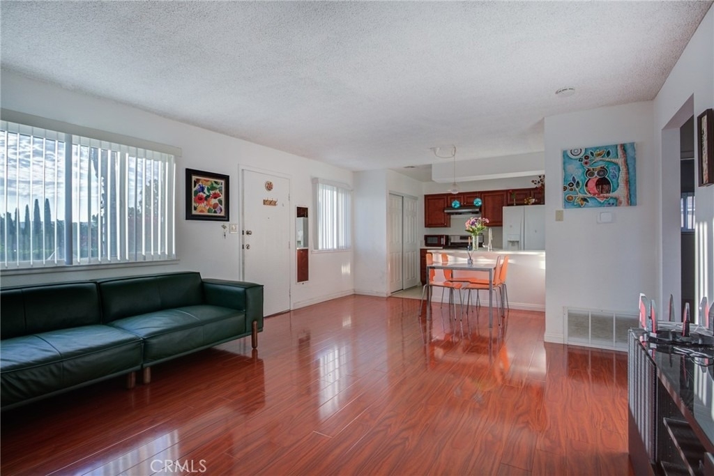 1751 Fullerton - Photo 7