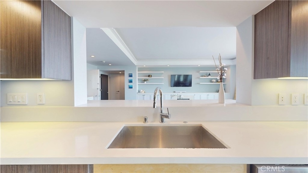 818 N Doheny Drive - Photo 8