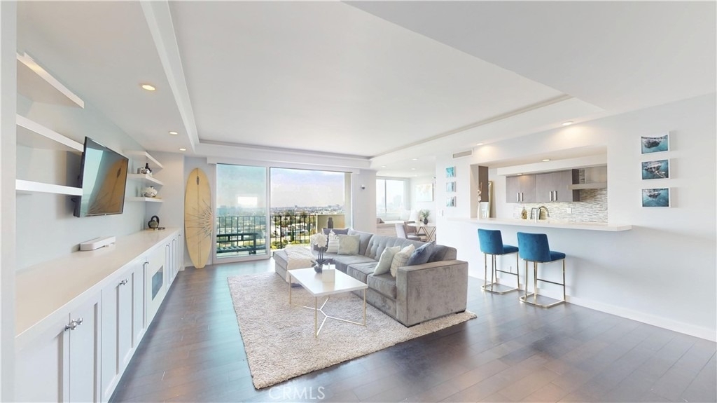 818 N Doheny Drive - Photo 4