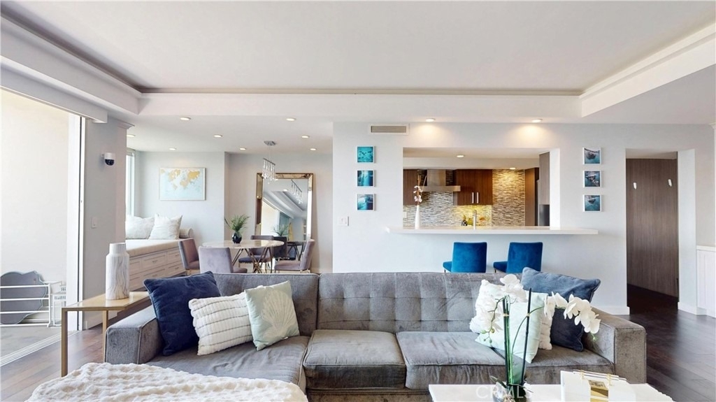 818 N Doheny Drive - Photo 17