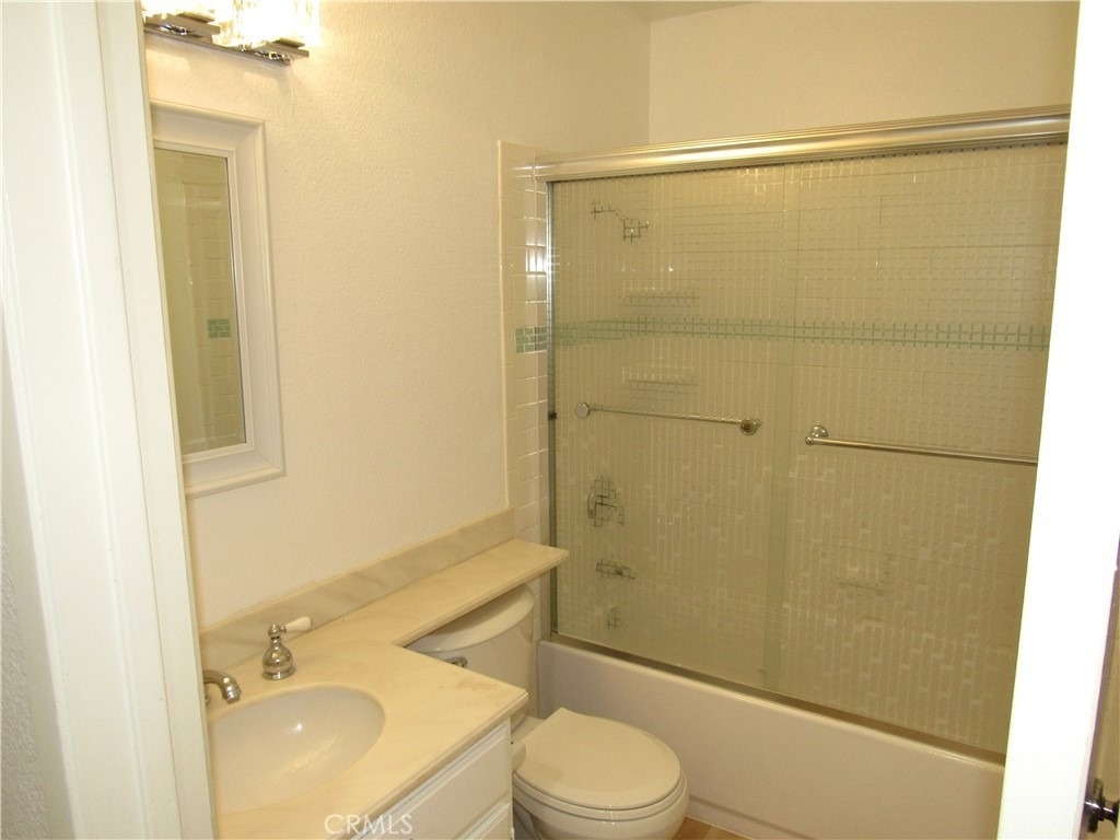 1099 W Ontario - Photo 8