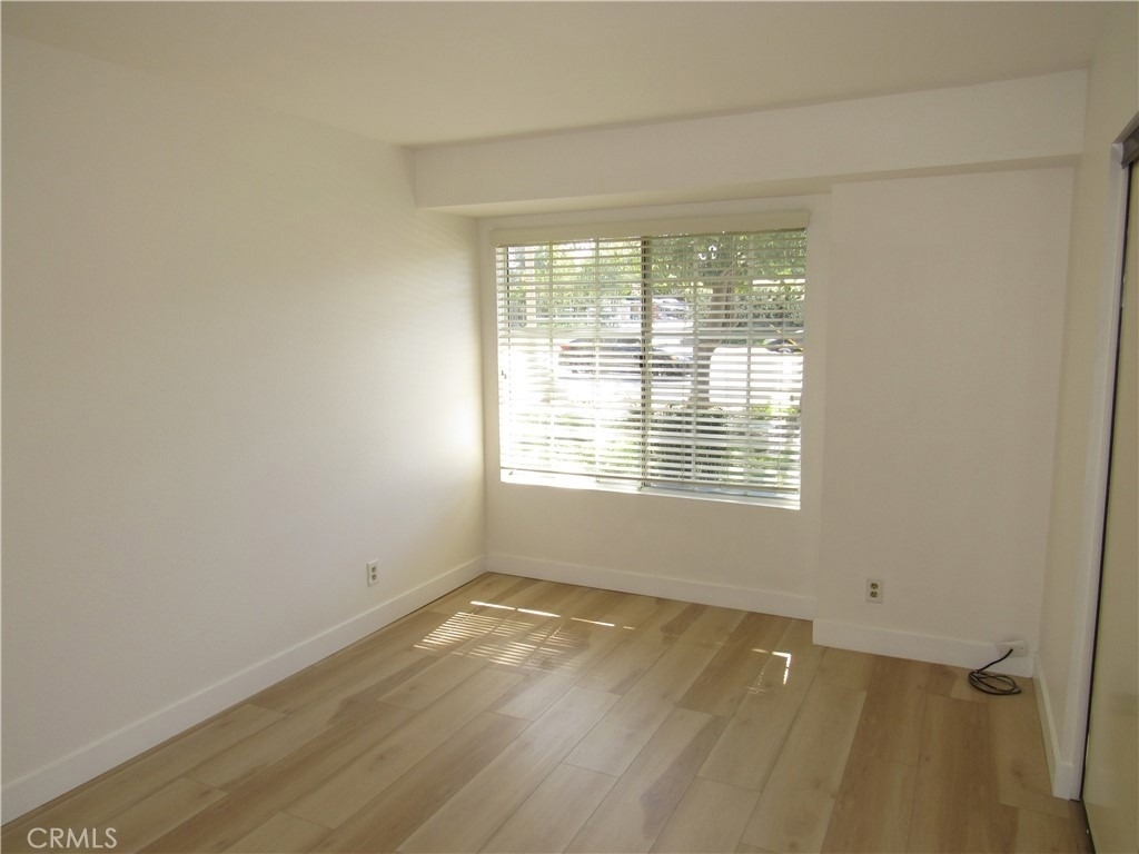 1099 W Ontario - Photo 7