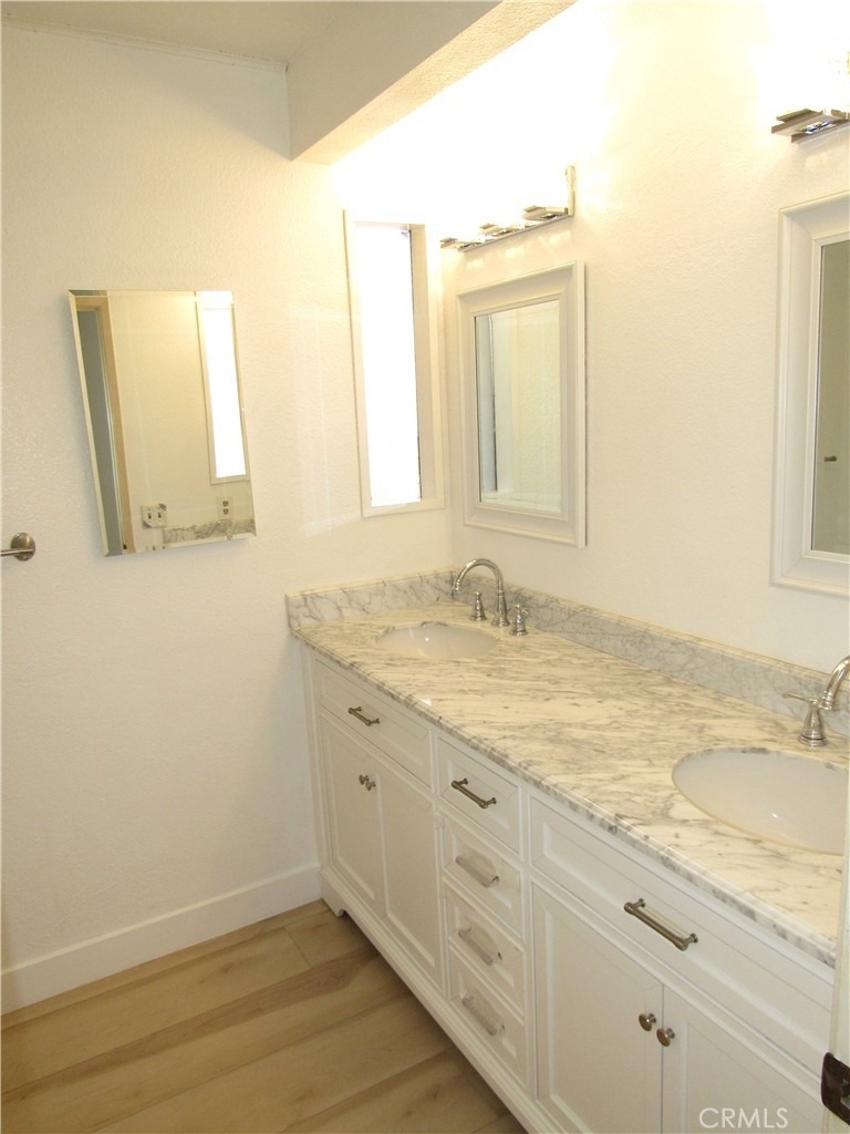 1099 W Ontario - Photo 10