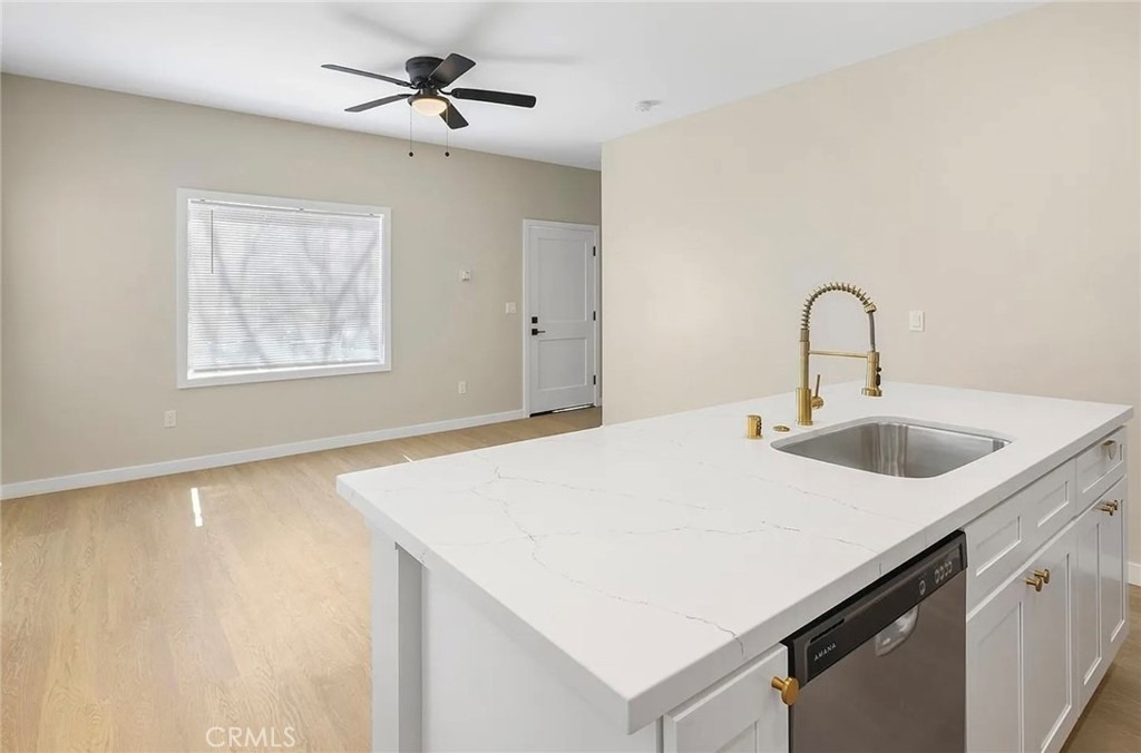 1237 E 1st - Photo 4