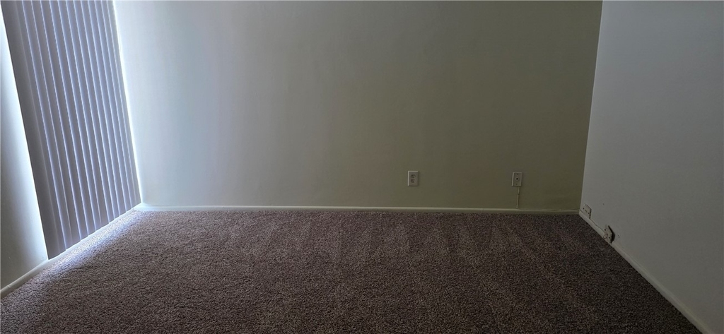 2300 Mountain Avenue N - Photo 6