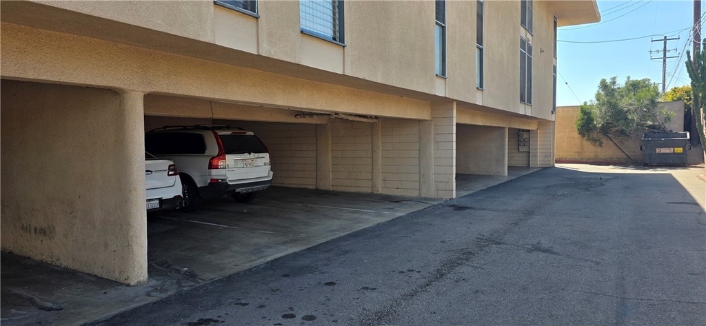 2300 Mountain Avenue N - Photo 12