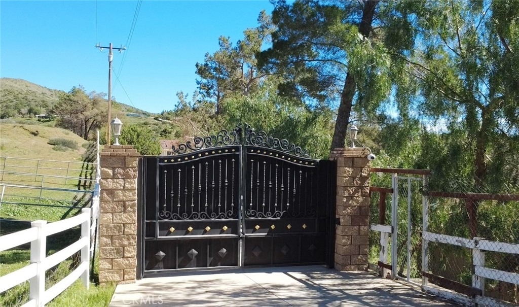 33716 Hubbard - Photo 0
