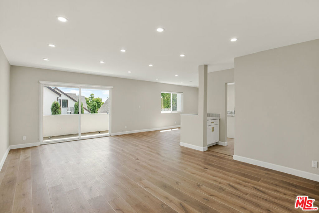 1470 Rexford Drive - Photo 5