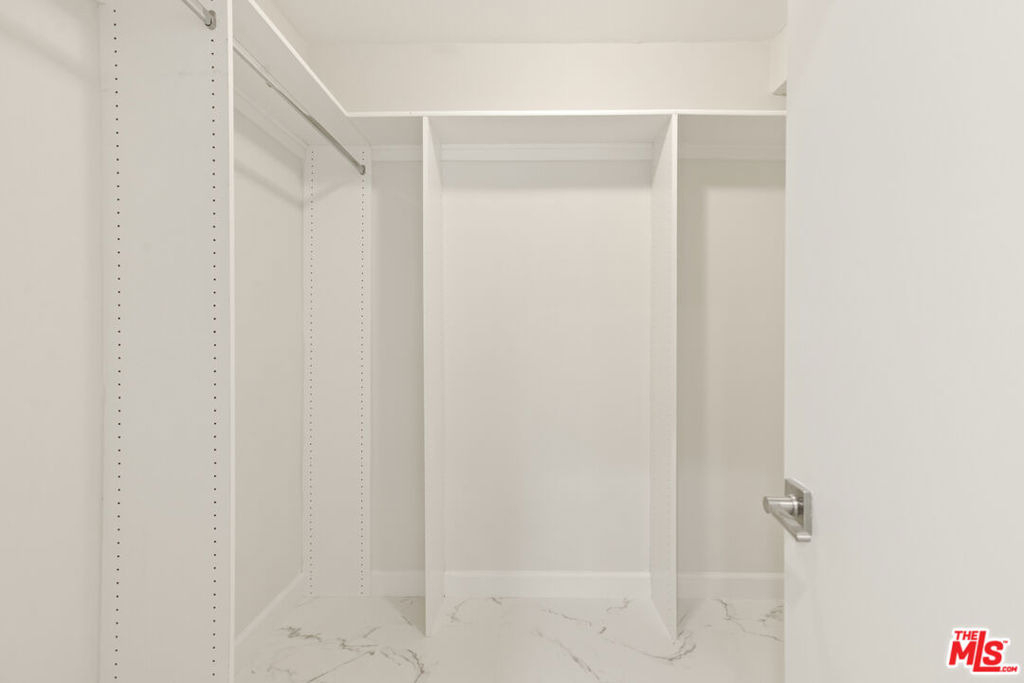 1470 Rexford Drive - Photo 14