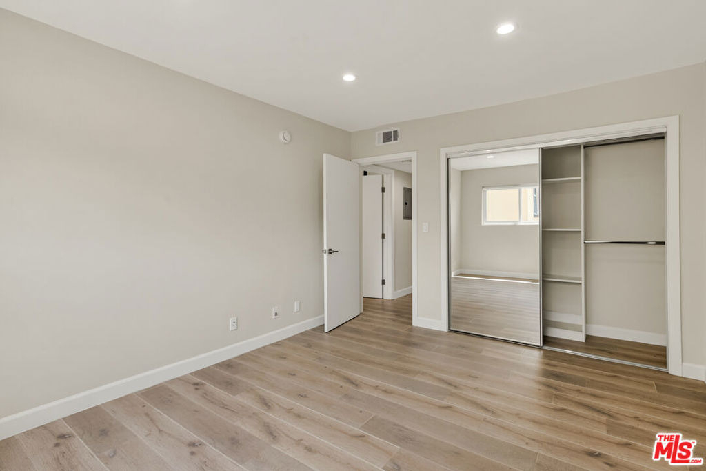1470 Rexford Drive - Photo 11