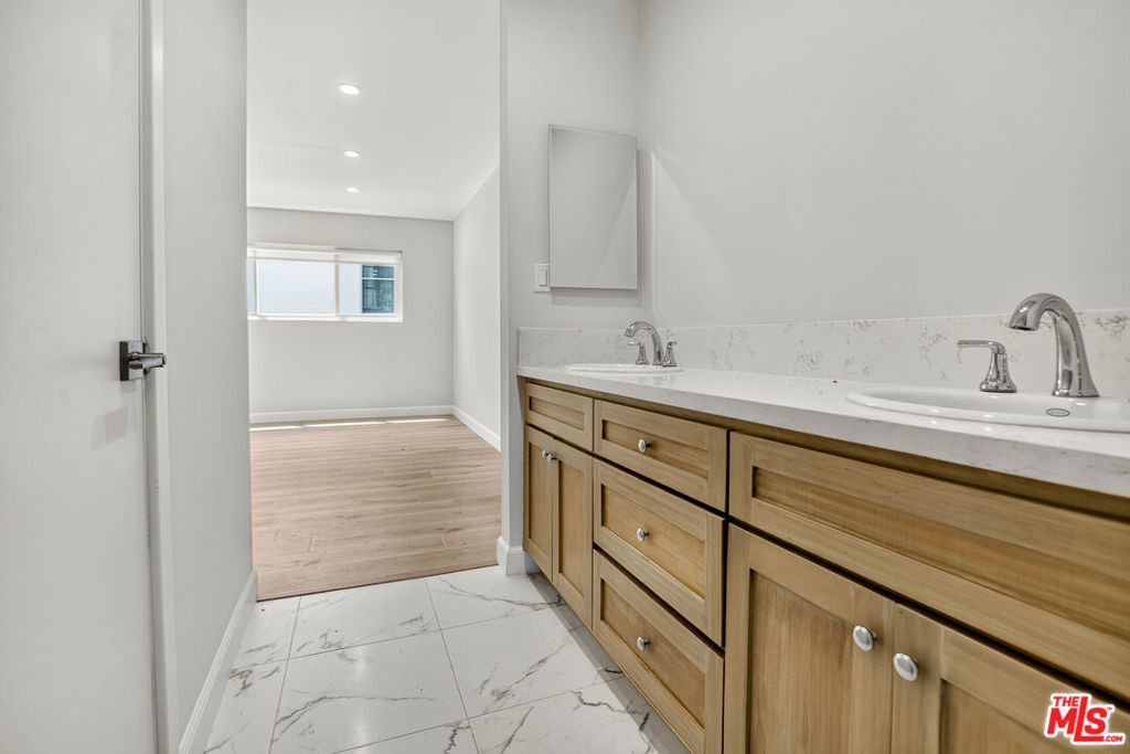 1470 Rexford Drive - Photo 17