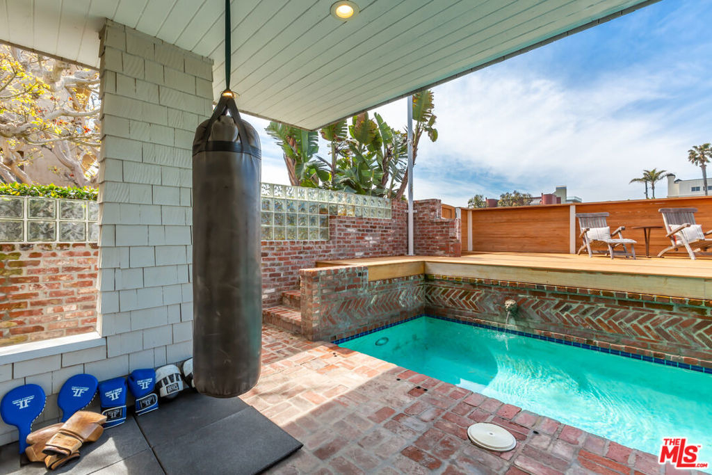 4219 Roma Court - Photo 37