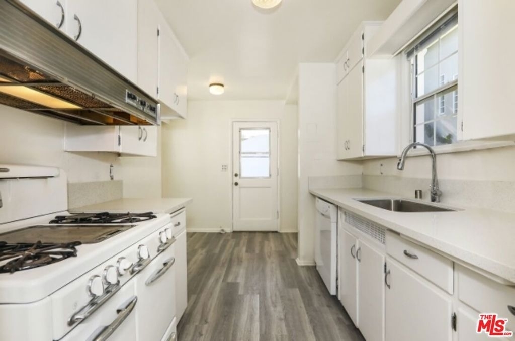 22046 Galvez Street - Photo 8