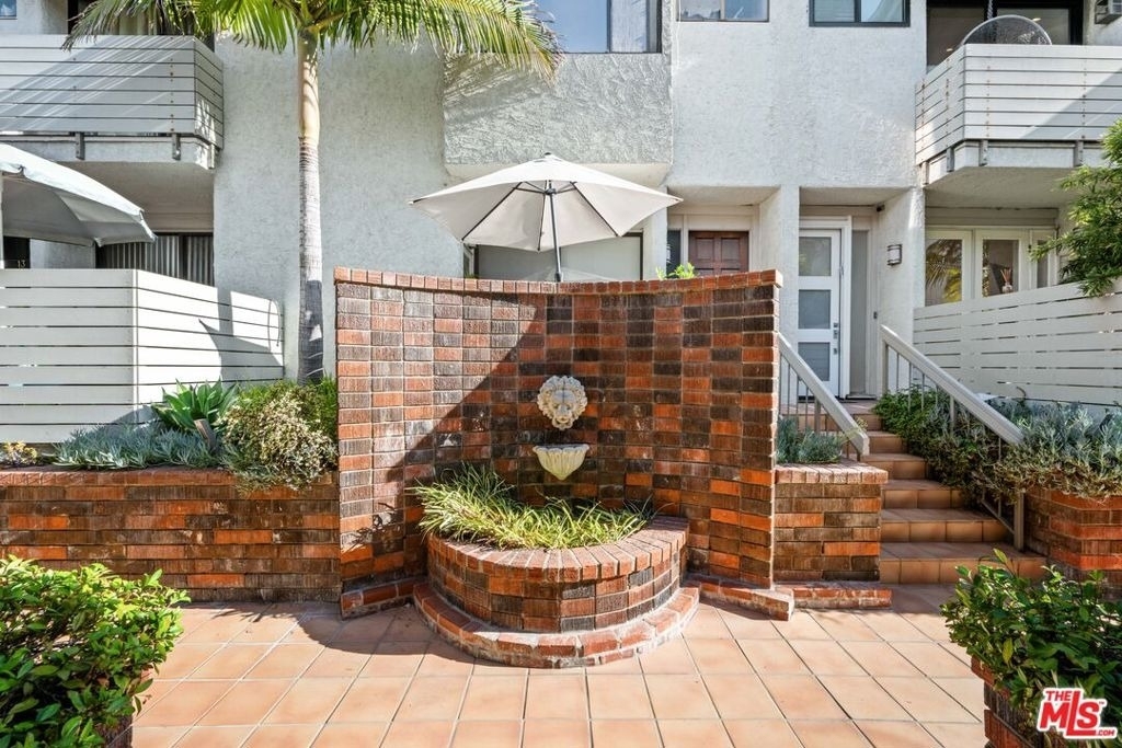 8611 Burton Way - Photo 1
