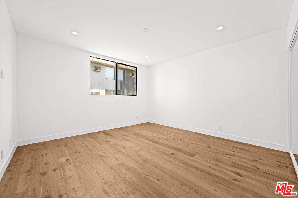 8611 Burton Way - Photo 9