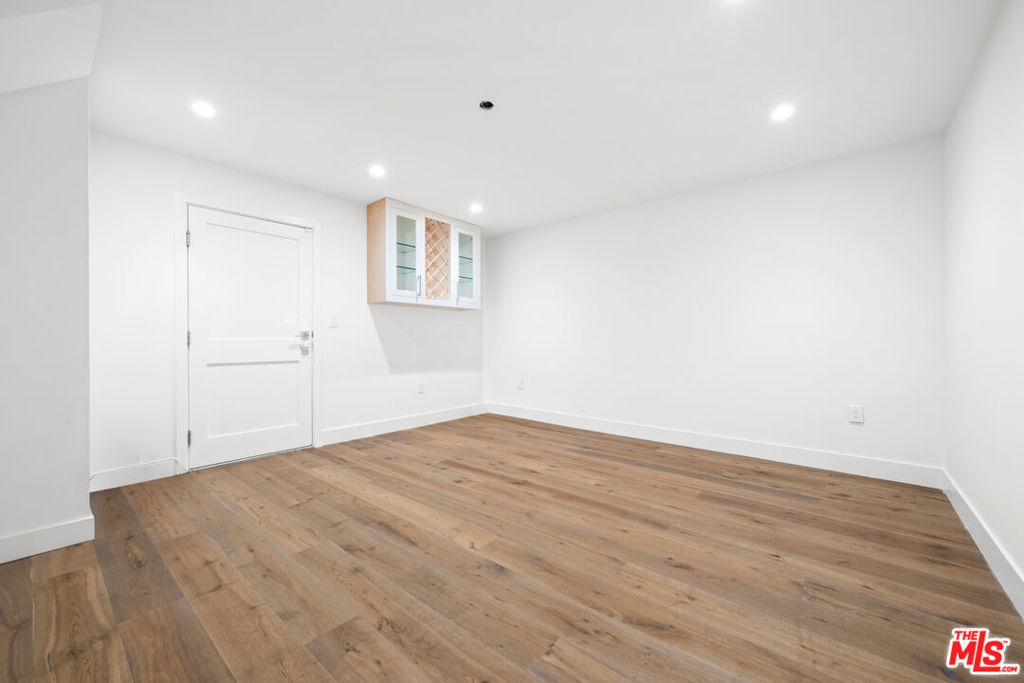 8611 Burton Way - Photo 17