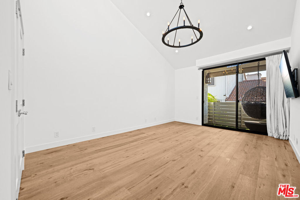 8611 Burton Way - Photo 11