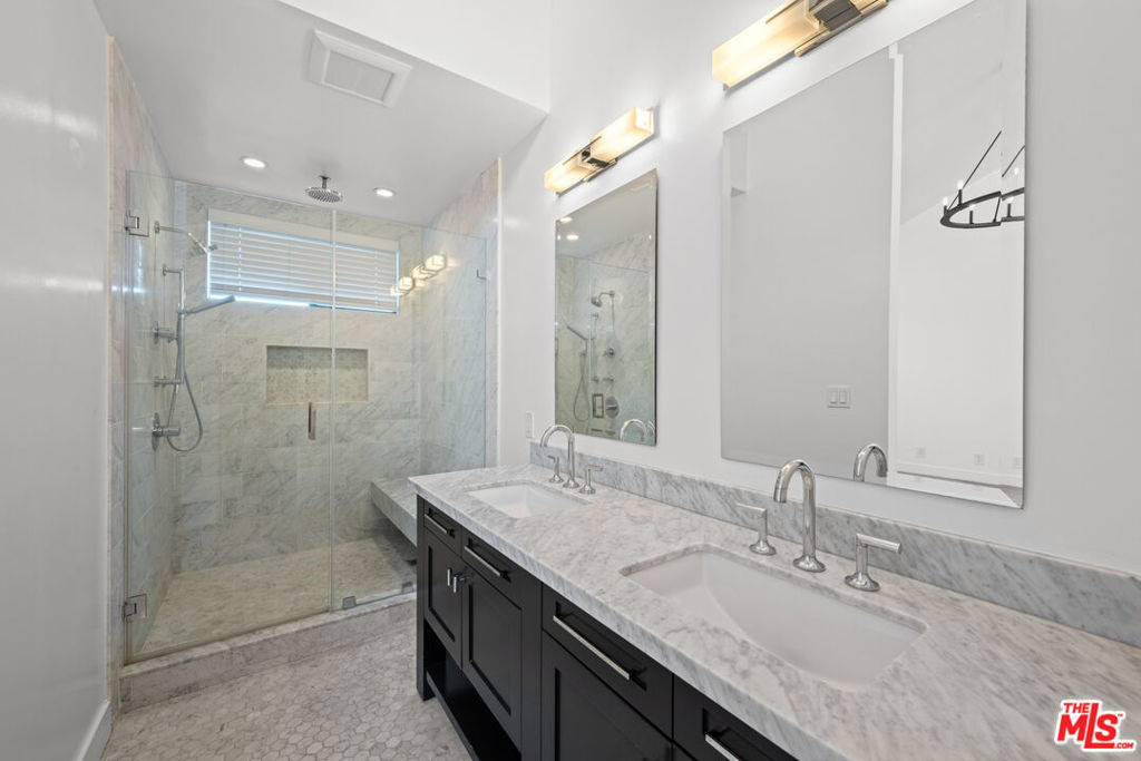 8611 Burton Way - Photo 14
