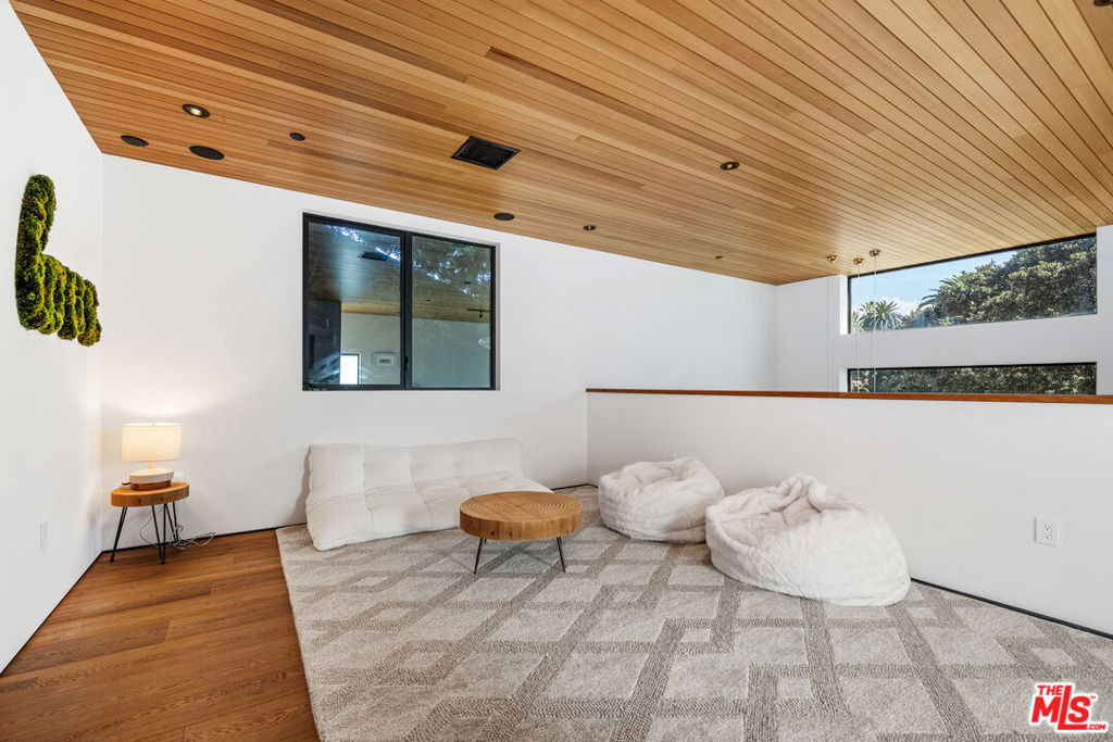 303 Windward Avenue - Photo 9