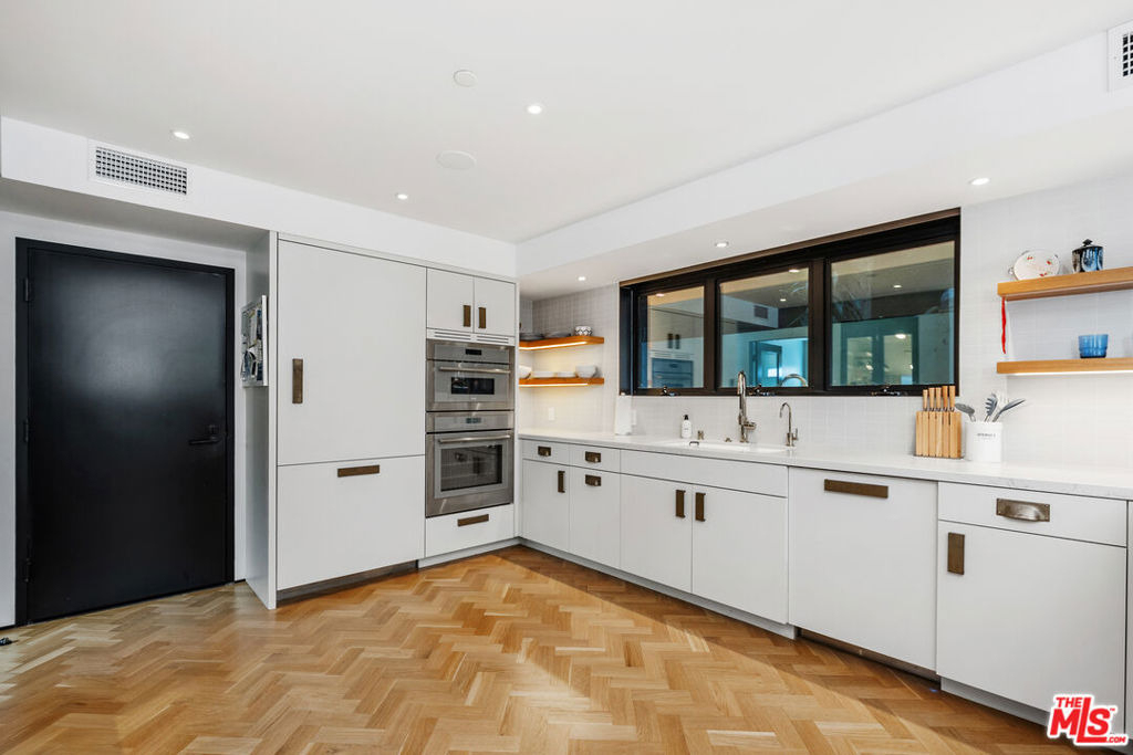 303 Windward Avenue - Photo 6
