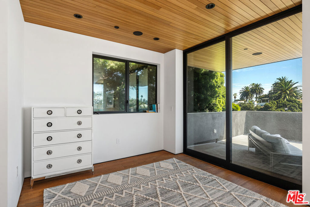 303 Windward Avenue - Photo 16