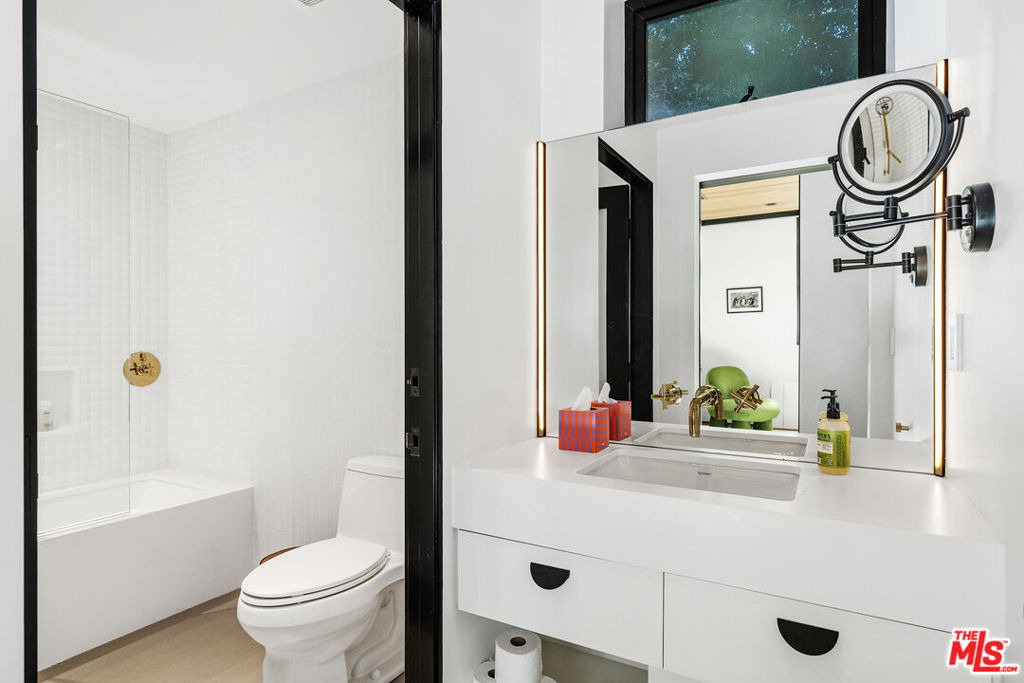 303 Windward Avenue - Photo 13