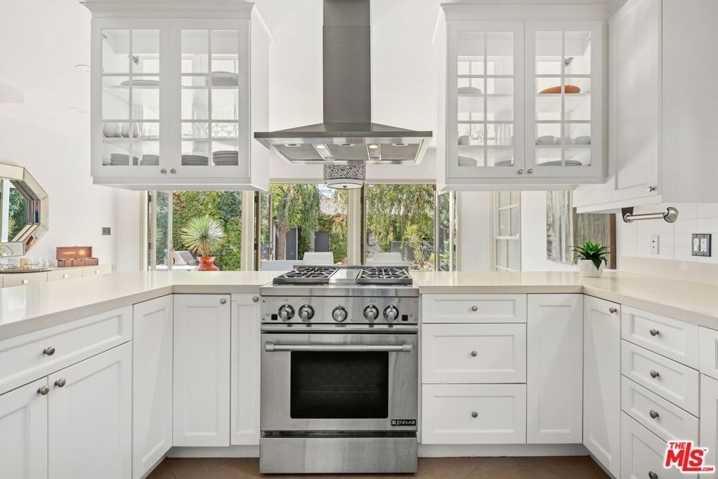 449 Westbourne Drive - Photo 3