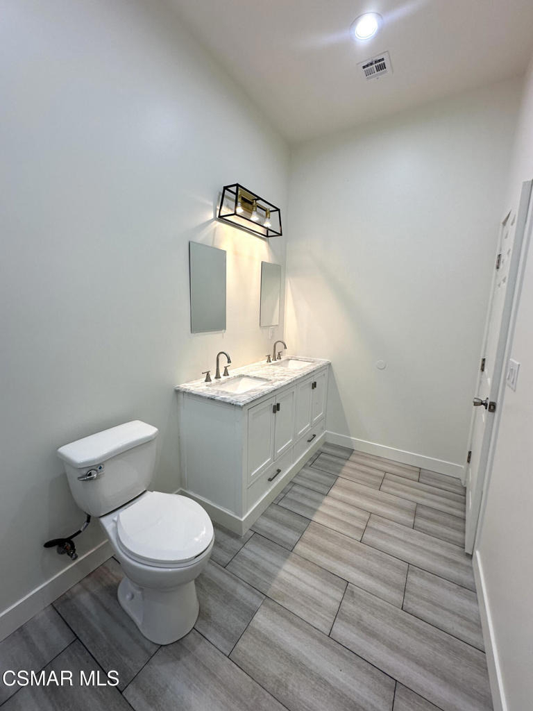 8515 Vanalden Avenue - Photo 9