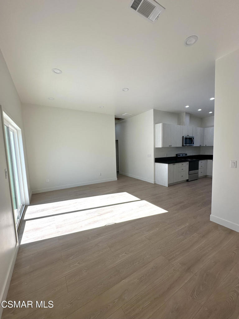 8515 Vanalden Avenue - Photo 4