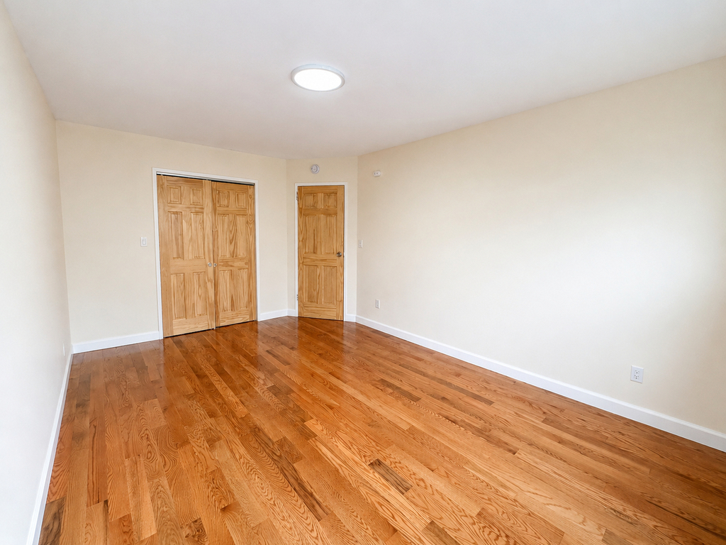 752 Van Nest Avenue - Photo 4