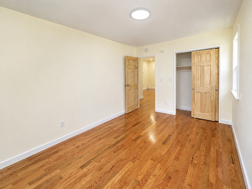752 Van Nest Avenue - Photo 7
