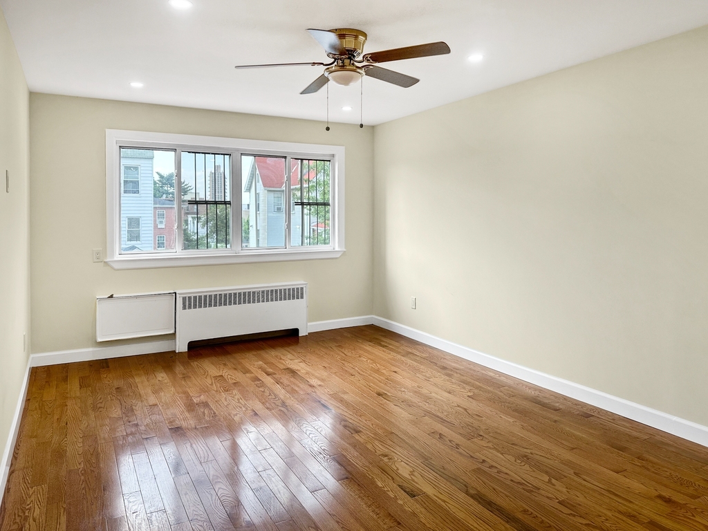 752 Van Nest Avenue - Photo 0