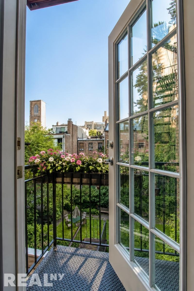 West 21st Street - Photo 4