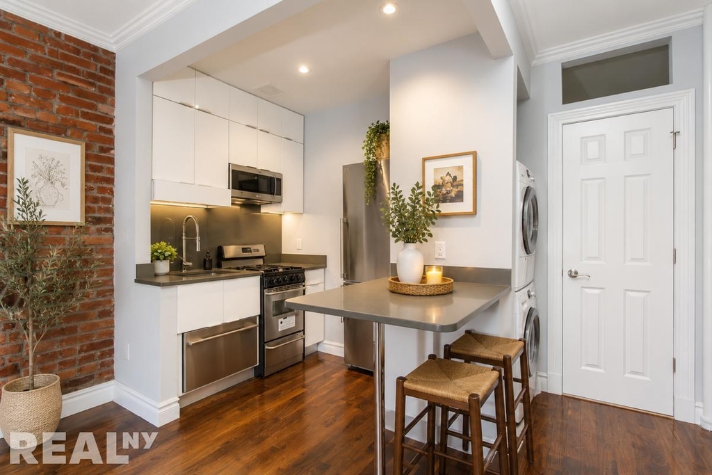 West 21st Street - Photo 1