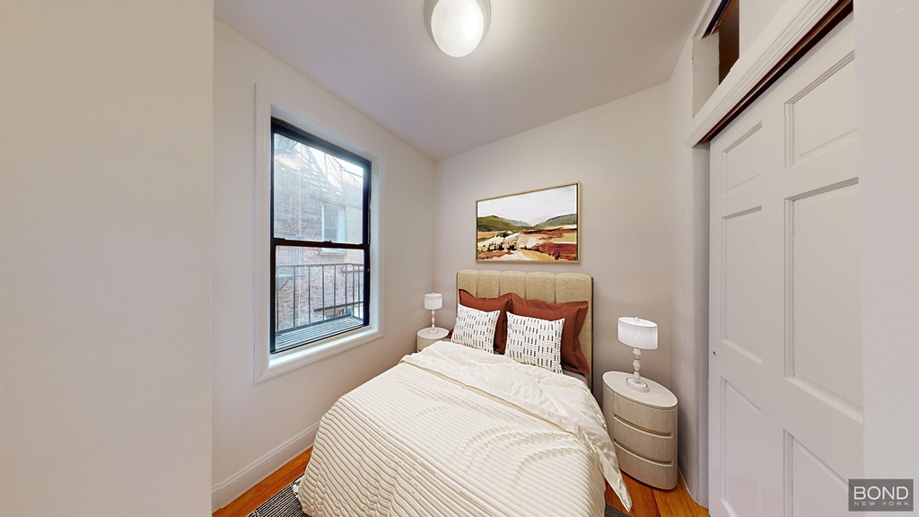 East 65th Street - Photo 9